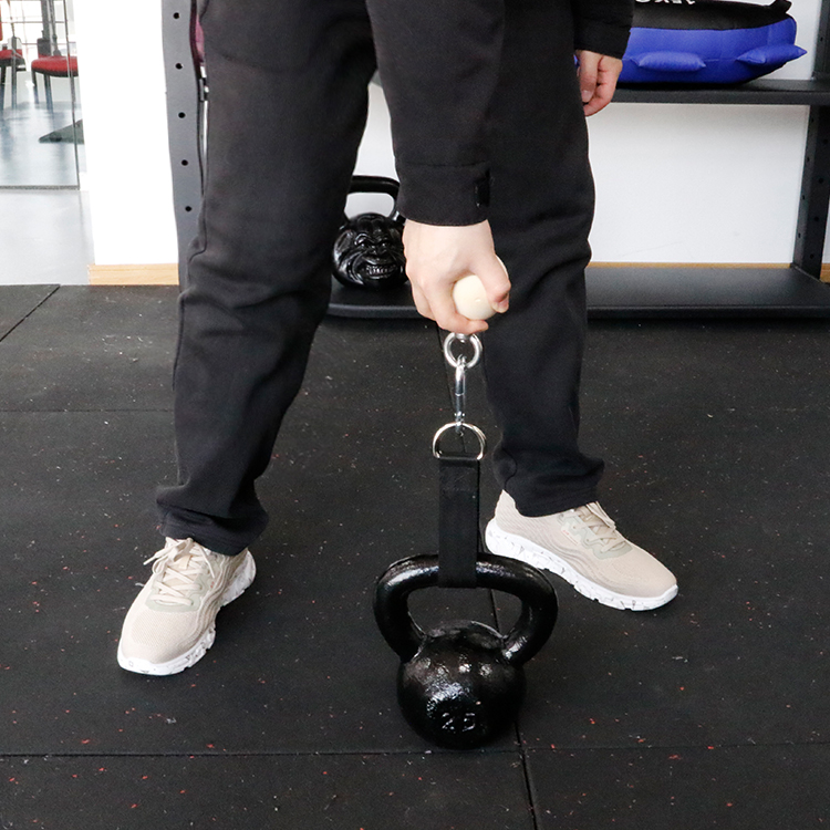 PRACTICAL Easily adaptable to perform a variety of training exercises targeting different muscles.