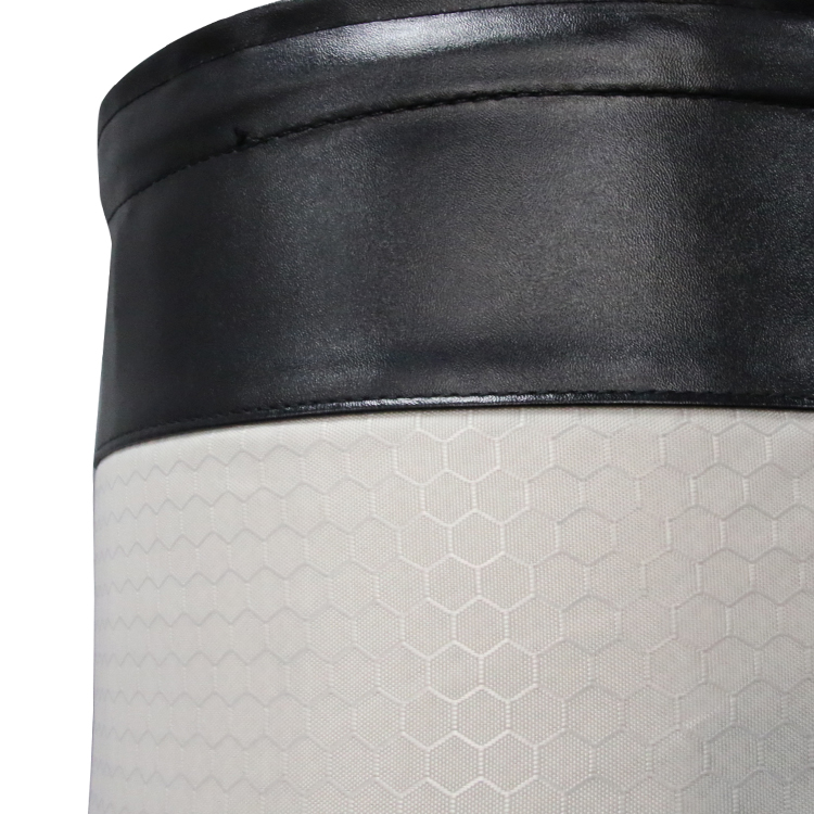 Touch The surface of the punching bag is made of high-quality leather, and the inner filling is high-density pearl cotton and other environmentally friendly fabrics, which can effectively buffer the power of boxing, rebound quickly, and bring an excellent boxing experience.