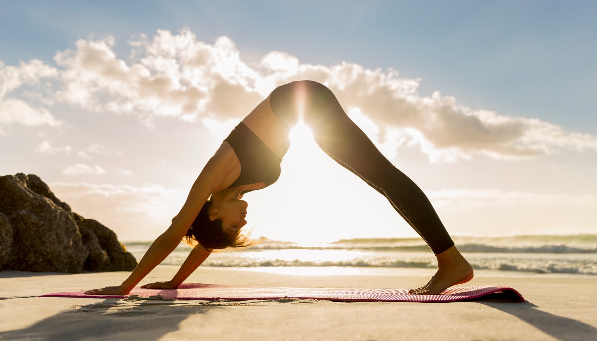 Slip around while doing downward dog? Fail to hold postures due to wet hands? Get injured due to falling out of form? If your routine encounters these problems, using a ProCircle Yoga Towel can help you dramatically. ' All problems caused by an unstable yoga mat can be reduced with the increased stability provided by our Non-Slip Yoga Towel!